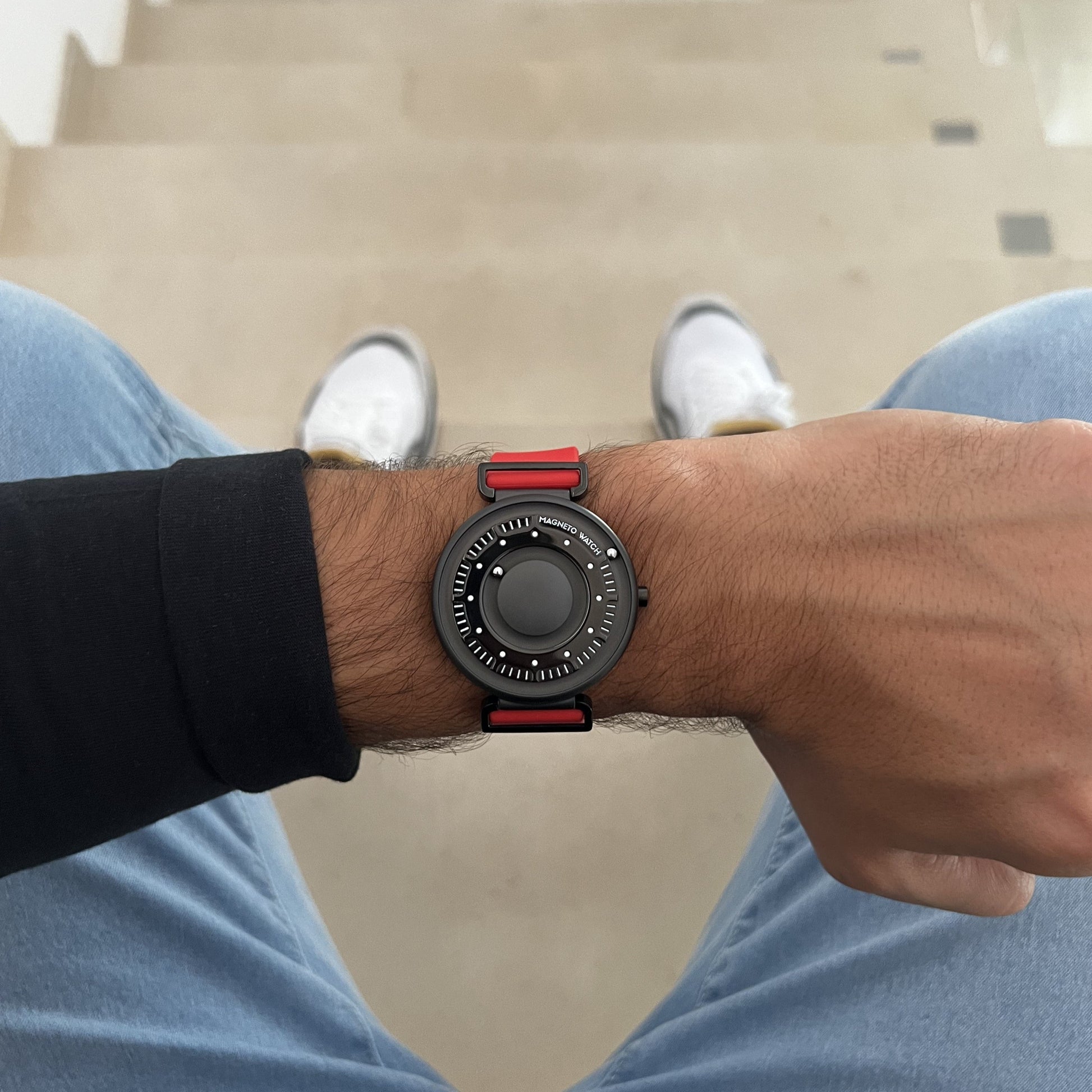 Magneto Watch - Primus Black Silikon Rot - Lifestyle